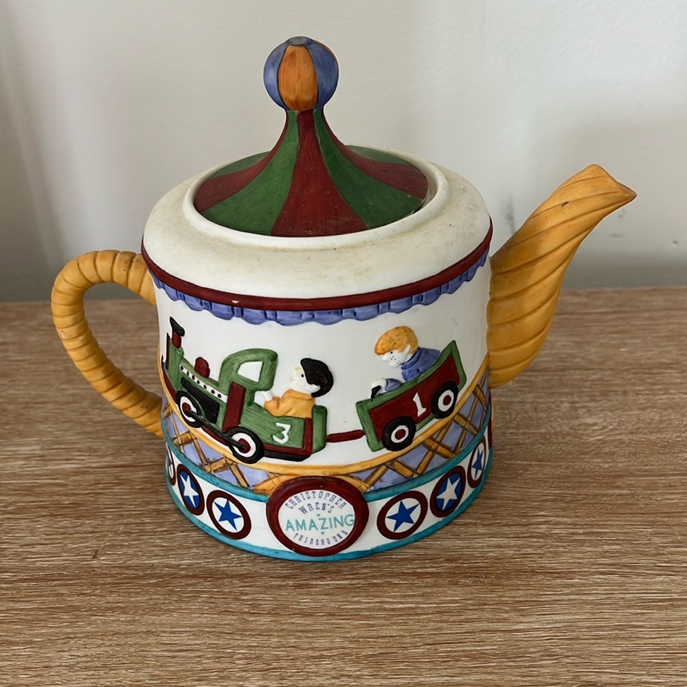 Christopher Wren Circus teapot. Perfect condition
